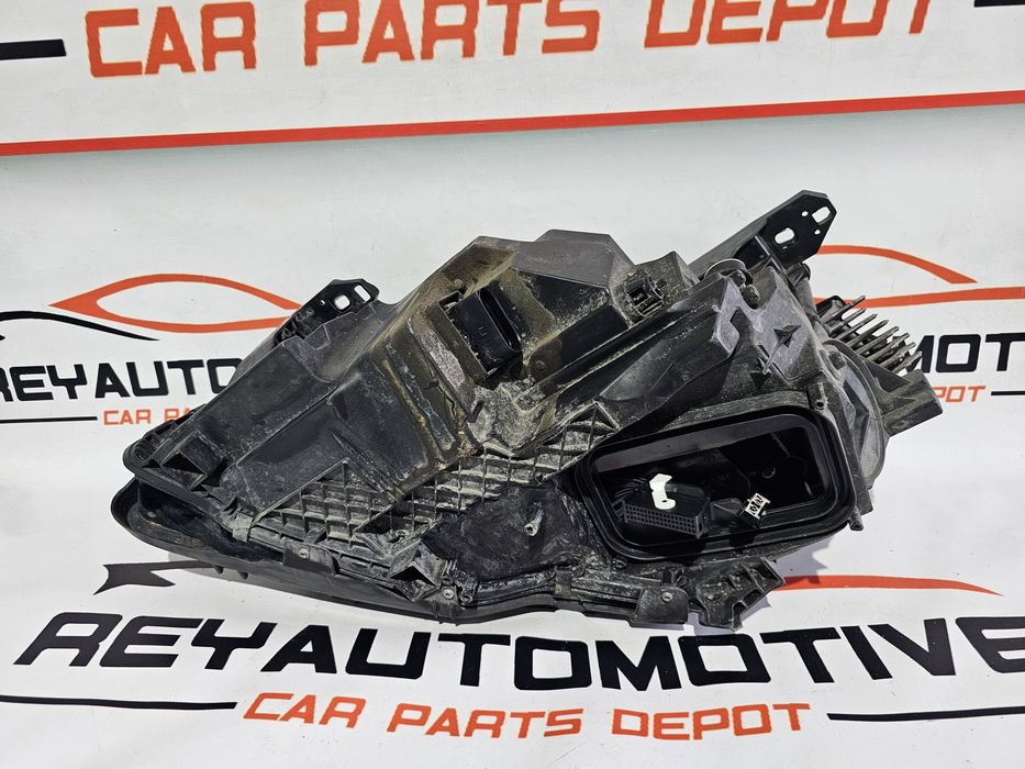 Far dreapta led Mercedes GLA W156 Facelift dupa 2017 cod A1569067000