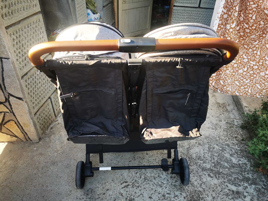 Количка за близнаци и породени деца