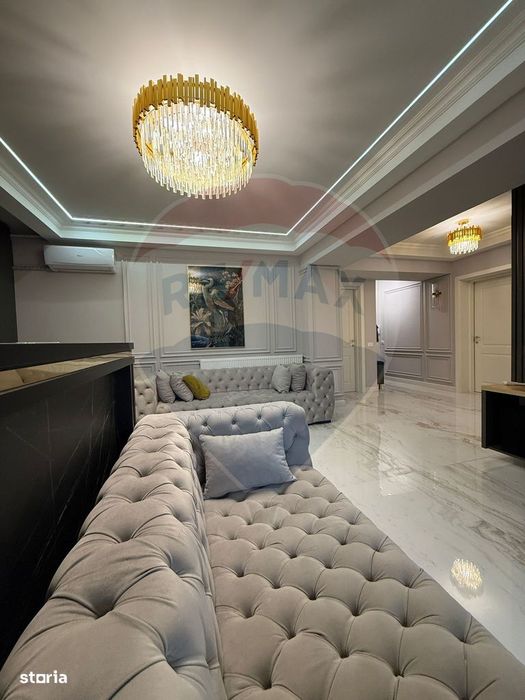 Apartament cu 3 camere de vânzare în zona Ultracentral