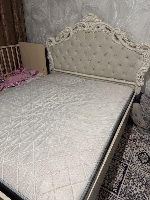 Продам кровать отдам с матрасом вместе
