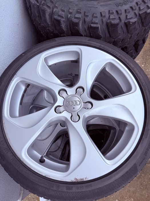 Джанти с гуми от Audi