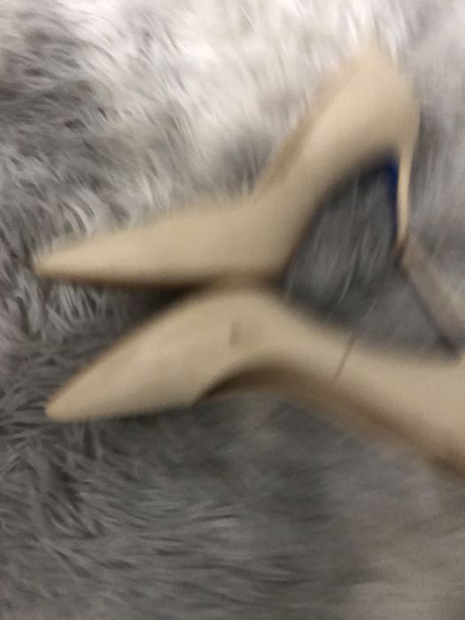 Продам 2 пары обуви