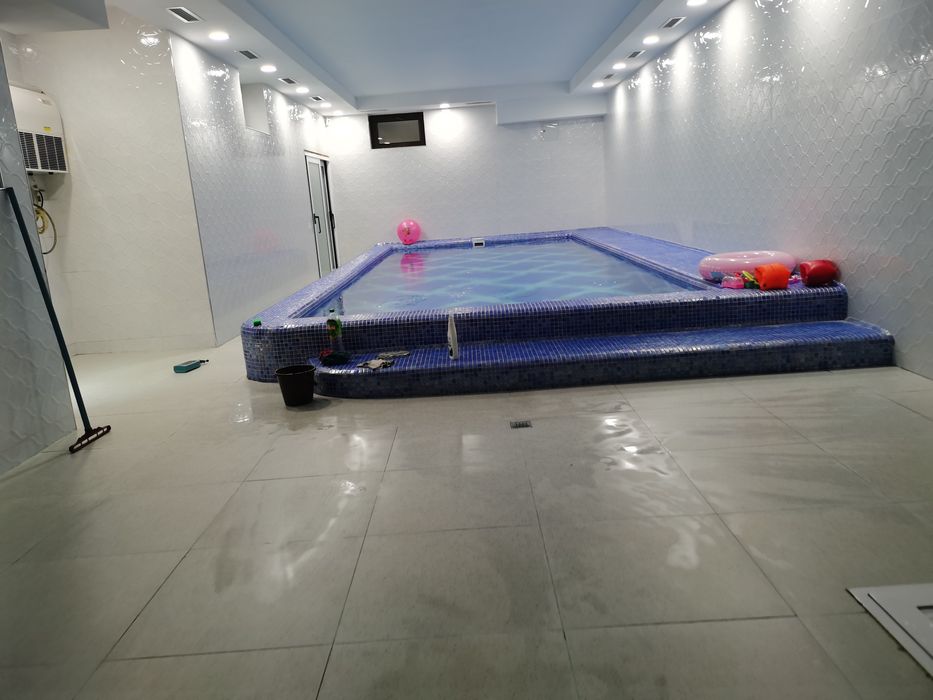 Уборка домов и квартир офисов служебных помещений любого типа !!!