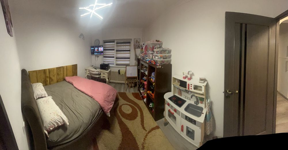 Vand apartament 3 camere zona Marasti