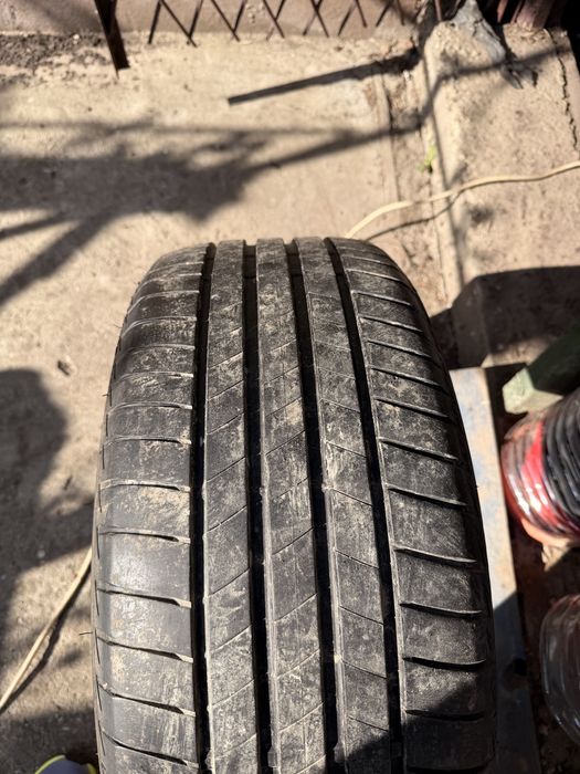 Vand anvelope vara  Bridgestone 225.50.17 + iarna Dunlop 225.55.17