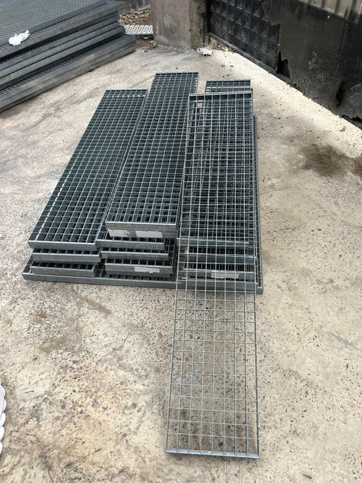 Trepte zincate galvanizate
