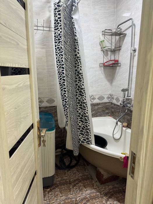 Чиланзар-3 кв 2/1/4. 48м2 Срочно Продам квартиру срочно