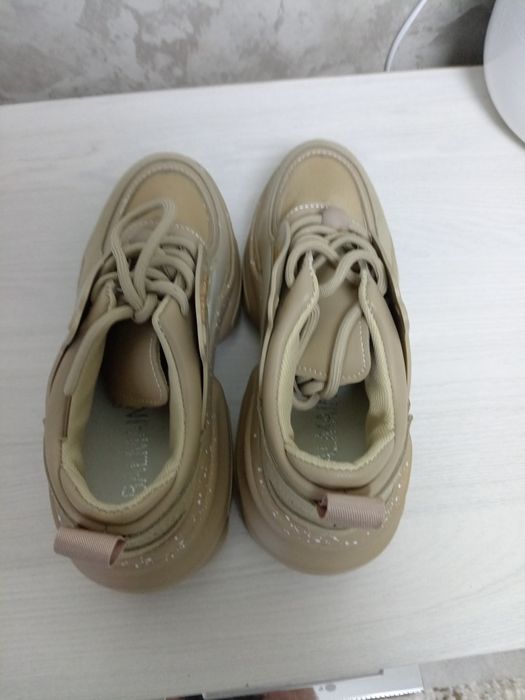 Срочно продам новый 38,36 размеры