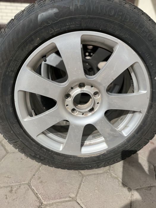 Продам титановый диски с шинами