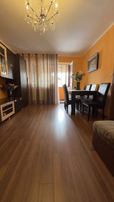 Apartament 2 camere decomandat, zona Orizont