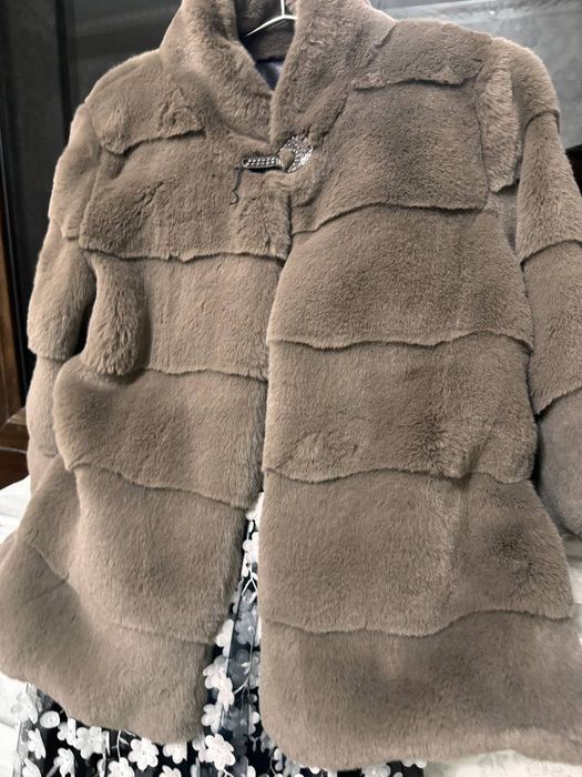 Shuba palto sotiladi