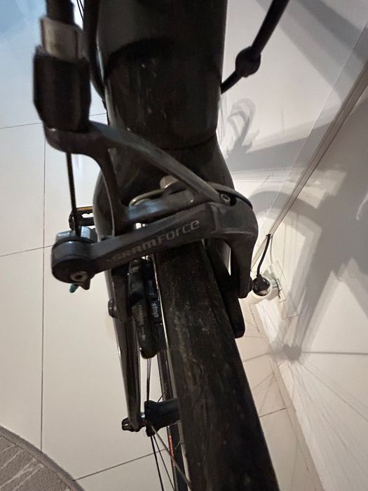 Vând cursiera Cannondale Super Six-carbon