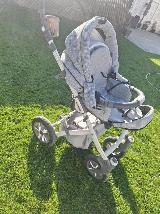 Vând cărucior 3 in 1