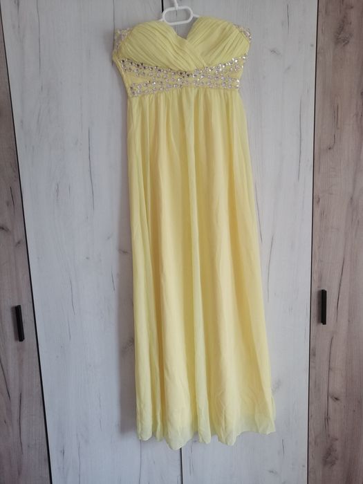 Жълта официална рокля