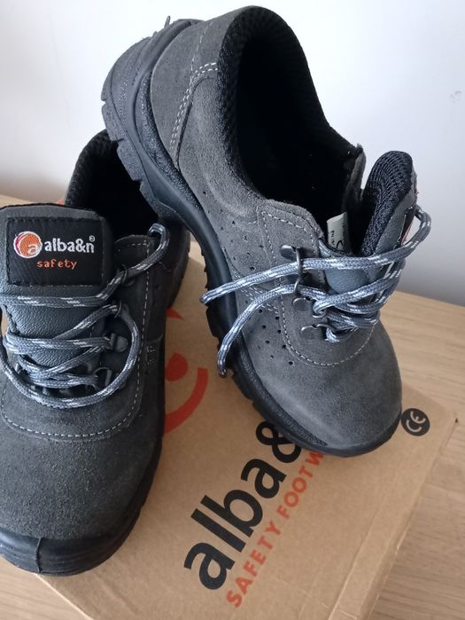 Pantofi piele cu bombeu , măsura 36