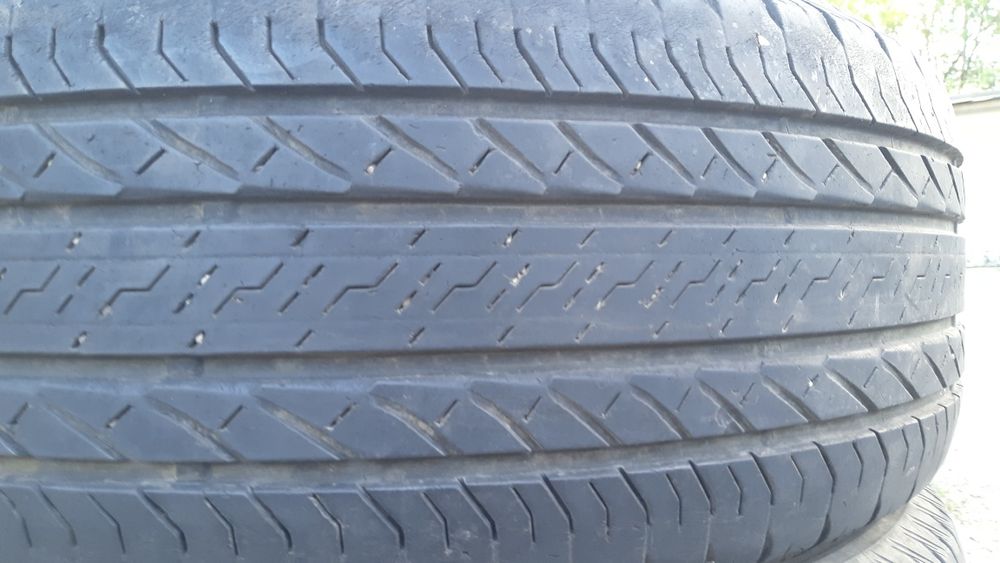 Шины Bridgestone 245/55/19 , лето.