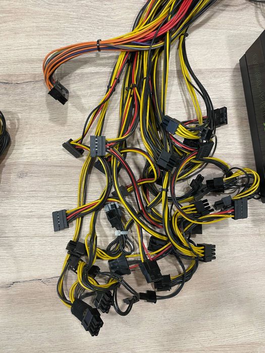 Захранвания Gamemax 80 plus Platinum/ Gold 1800w 1650w