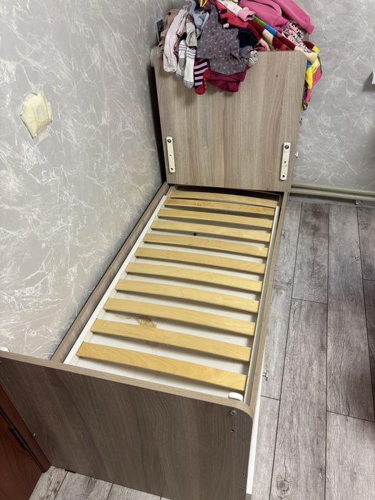 Продам детскую кроватку-манежку