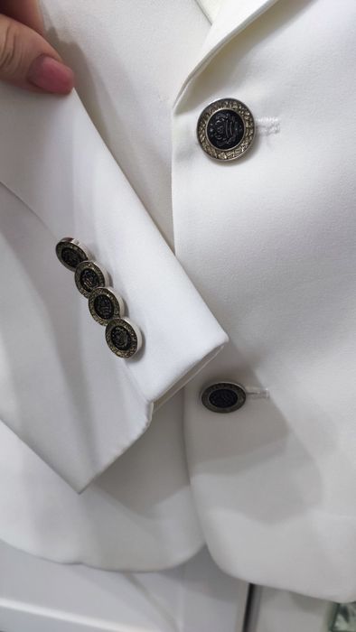 Продам концертные костюмы на мальчика