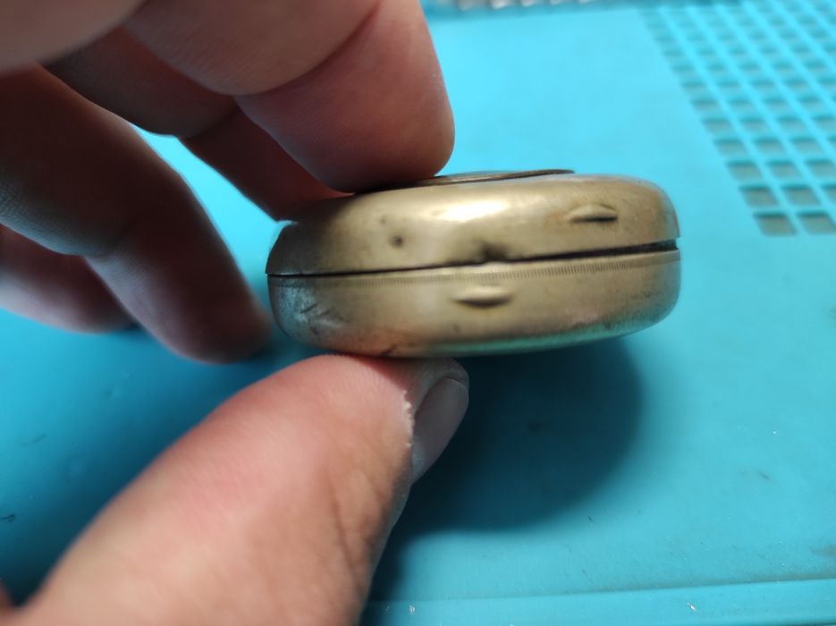 Стара кутия от джобен часовник