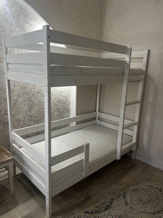 Продам двухярусную кровать