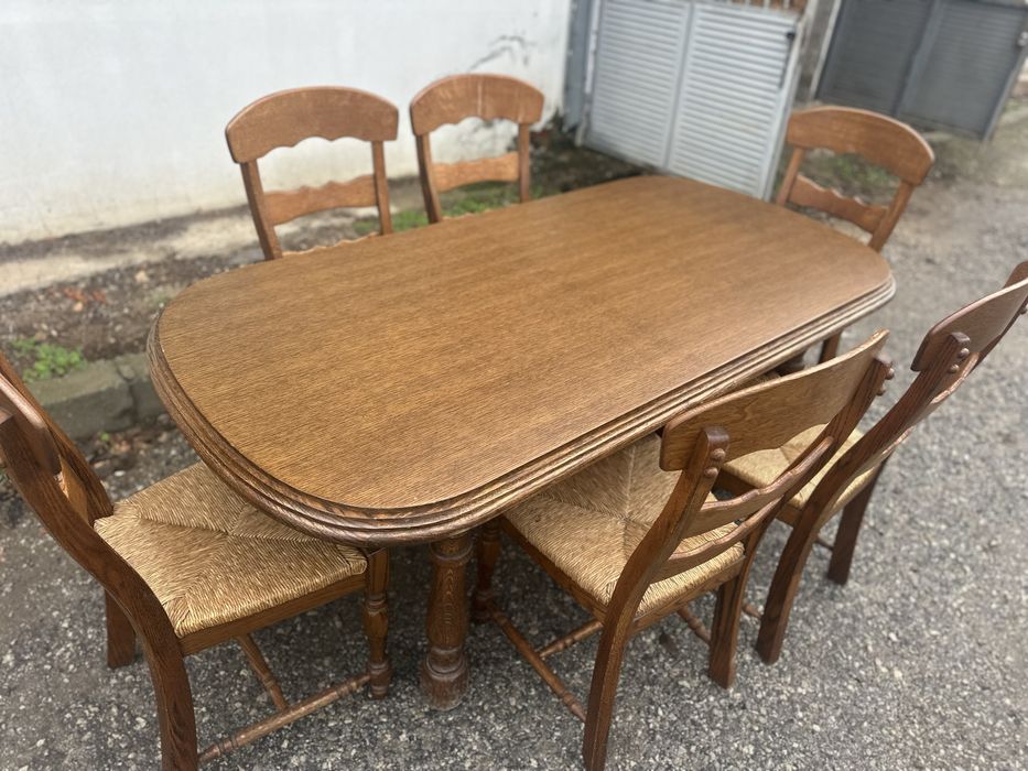 Трапезна дървена маса