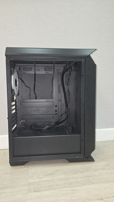 Продам корпус Aerocool Gladiator