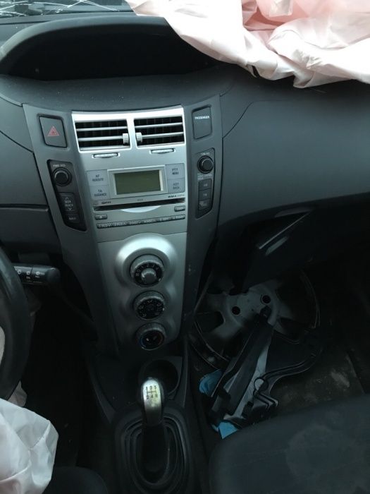 На части Тойота Ярис 1.0i 2008г с. Скутаре • OLX.bg