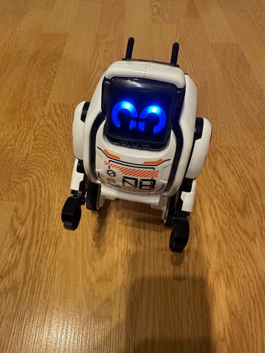 Детска играчка робот с дистанционно управление