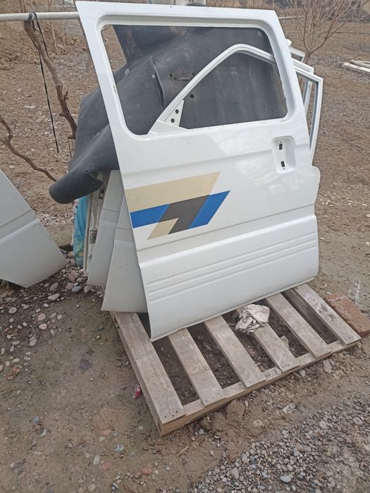 Damas radnoy eshik lar sotiladi