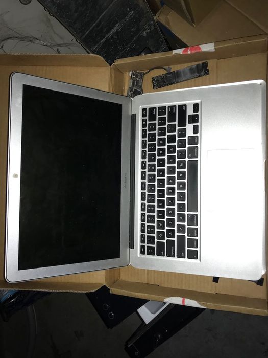 MacBook Air "Core i7" 2.0 13" (Mid-2012) за части