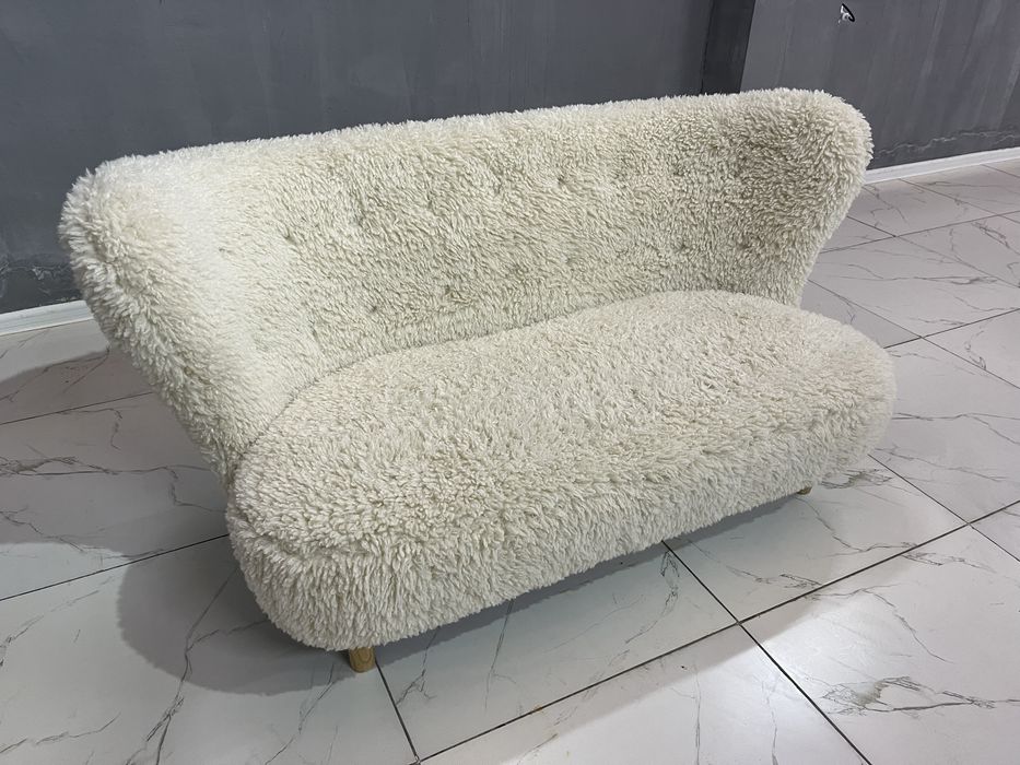 Диван плюшевый