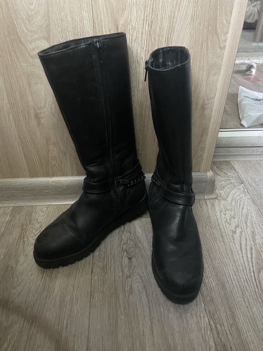 Продам детские сапоги