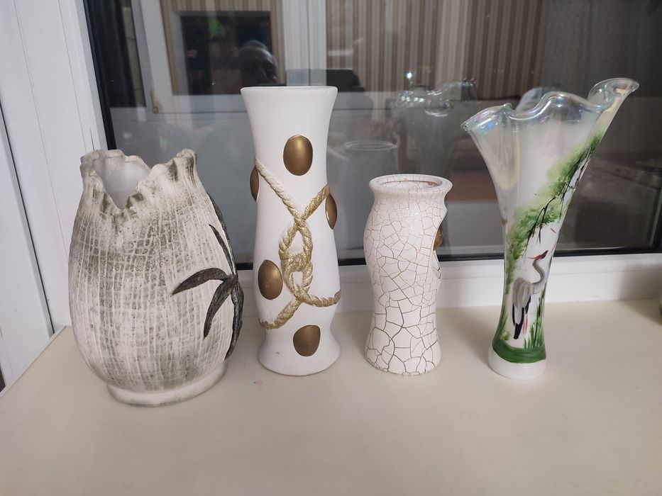 Продам вазы  настольные