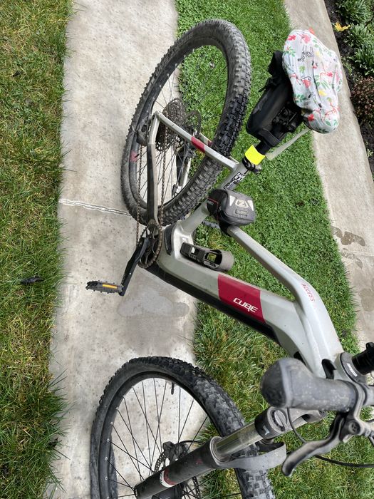 Bicicleta electrica cube