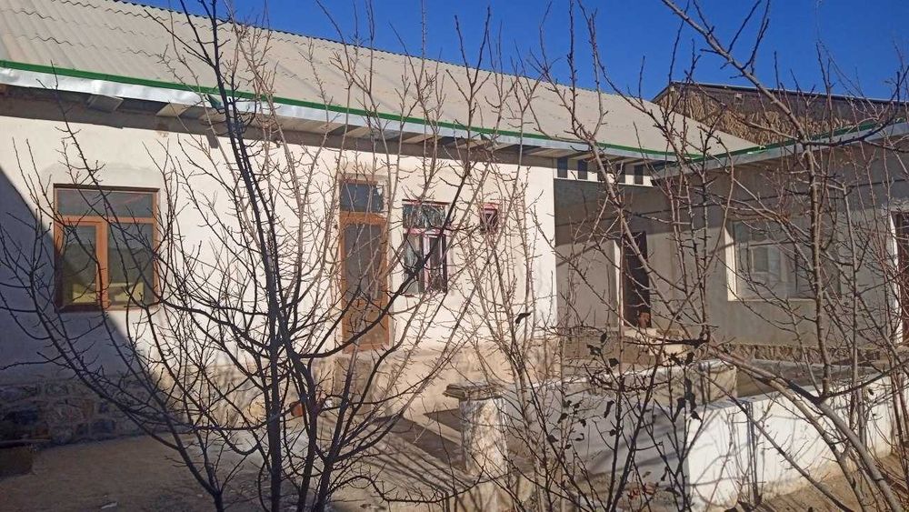 Dala hovli sotiladi barcha sharoitlari bilan