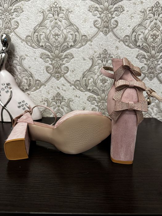 Новые босоножки на лето