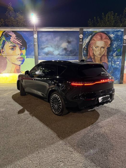 Voyah plug in hybrid 2026-yil  madel. Srochna sotiladi.