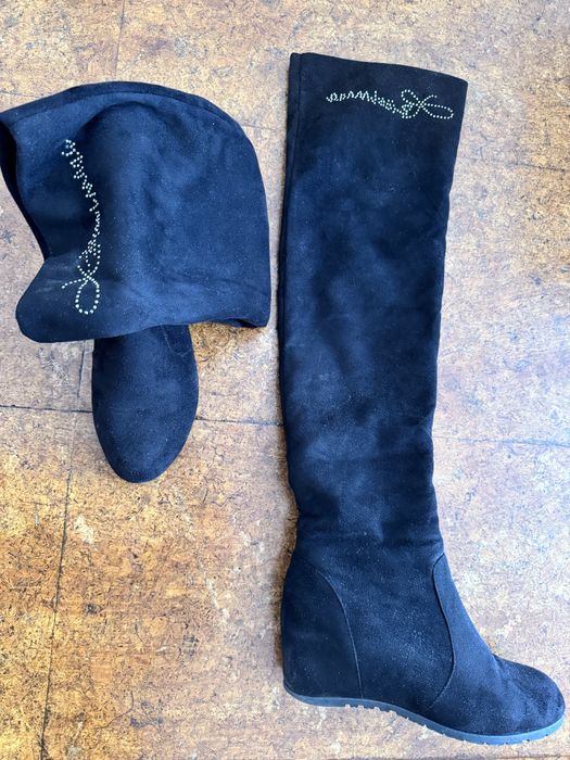 Черни чизми с вътрешна платформа