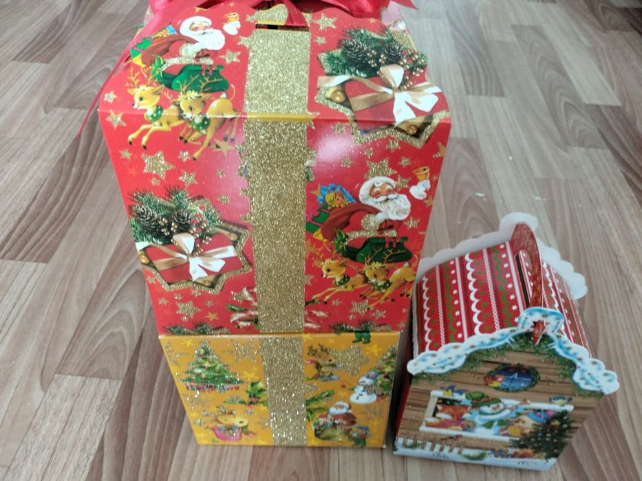 Продам новогодние коробки