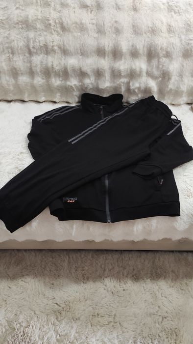 Костюм спортивный