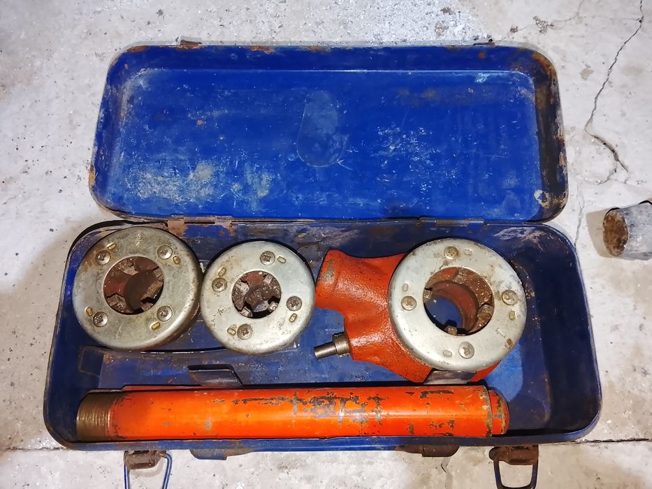 Набор клуппов резьба казатын Б/У