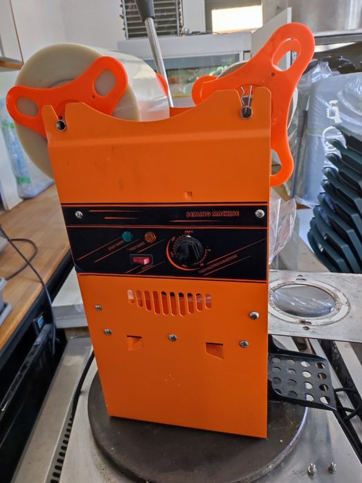 Машина за термо залепяне на чаши с фолио