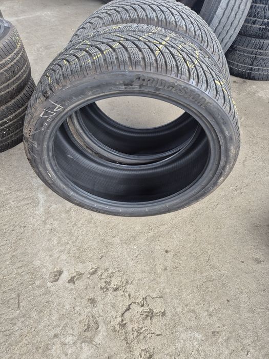 285/40R22 Bridgestone