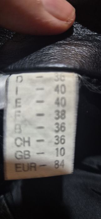 Pantaloni din piele naturala