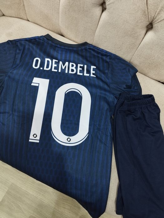 Футболни екипи по 25 лв./бр.