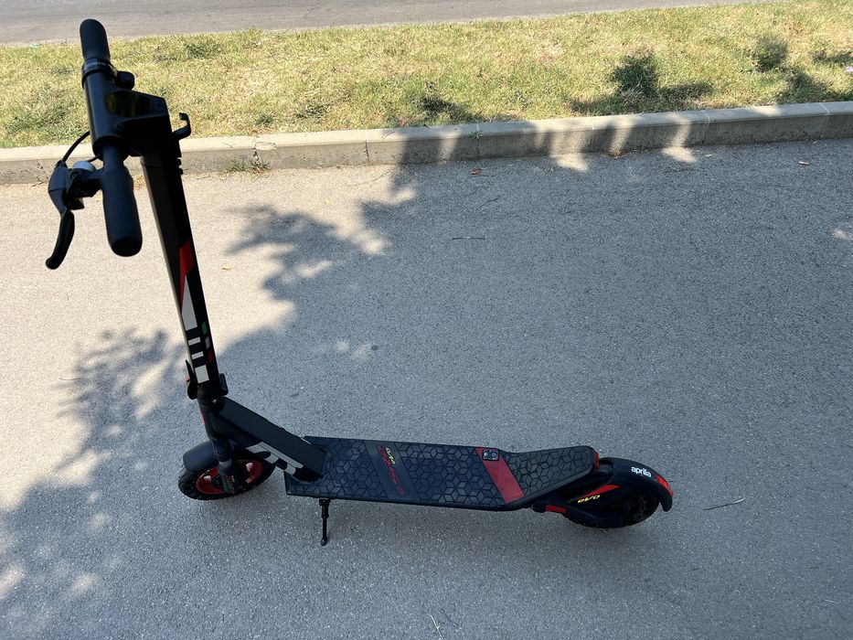 Електрическа тротинетка Aprilia ESR2 Evo