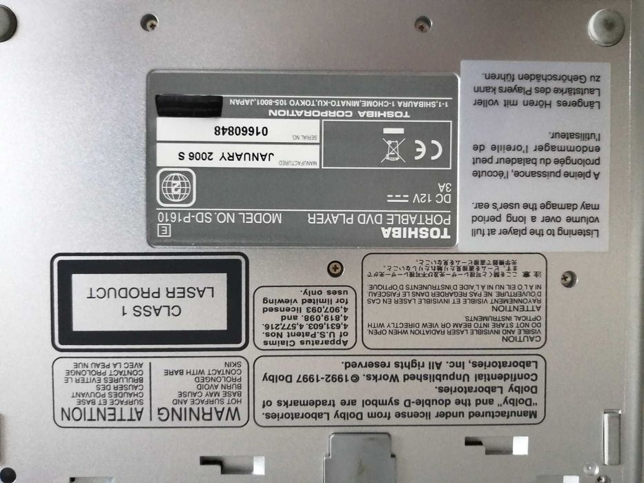 Mini DVD player Toshiba, ideal pentru călătorii