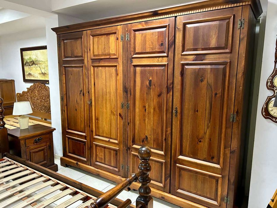 Спален комплект от масивно дърво