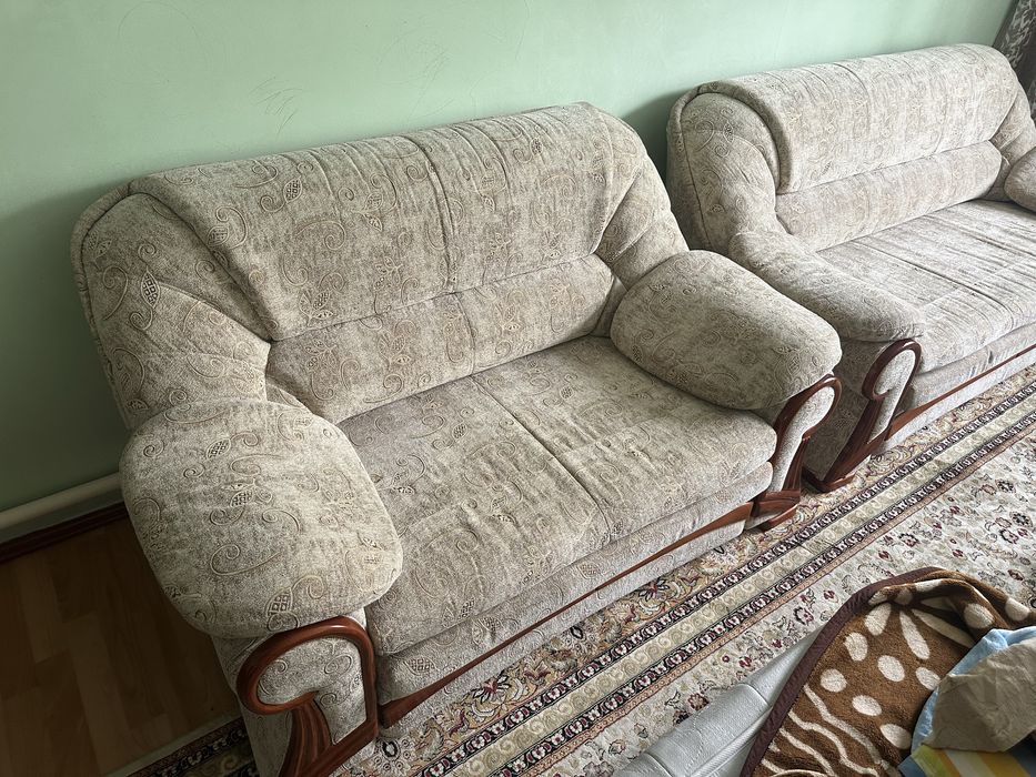 Продам диваны в отличном состояний.